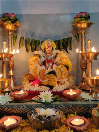 सूर्यास्तावेळी ५ गोष्टी करा, दिवेलागणीला लक्ष्मी येईल घरा; सुखाचा लाभ! - Marathi News | सूर्यास्तावेळी ५ गोष्टी करा, दिवेलागणीला लक्ष्मी येईल घरा; सुखाचा लाभ! | Latest Photos at Lokmat.com
