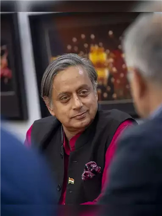 शेअर बाजारातील खेळाडू आहेत Shashi Tharoor, 'यात' कोट्यवधींची गुंतवणूक - Marathi News | शेअर बाजारातील खेळाडू आहेत Shashi Tharoor, 'यात' कोट्यवधींची गुंतवणूक | Latest Photos at Lokmat.com