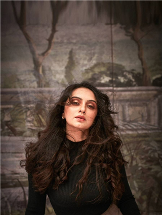 श्रुती मराठेचा बॉसी लूक! - Marathi News | श्रुती मराठेचा बॉसी लूक! | Latest Photos at Lokmat.com