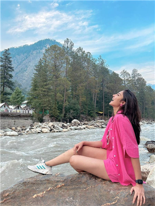 मेरा दिल कही दूर पहाडो मे खो गया! - Marathi News | मेरा दिल कही दूर पहाडो मे खो गया! | Latest Photos at Lokmat.com