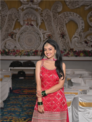 'ये तेरी चॉंद बालियॉं...' - Marathi News | 'ये तेरी चॉंद बालियॉं...' | Latest Photos at Lokmat.com