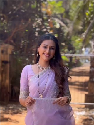 पहिले जेव्हा तुला मी.. पाहताना तु मला.. - Marathi News | पहिले जेव्हा तुला मी.. पाहताना तु मला.. | Latest Photos at Lokmat.com