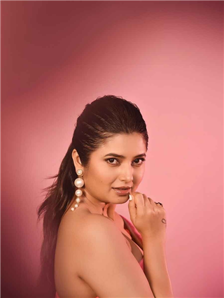 हाथ ना आऊँ, मैं हूँ ऐसी छलिया...! - Marathi News | हाथ ना आऊँ, मैं हूँ ऐसी छलिया...! | Latest Photos at Lokmat.com