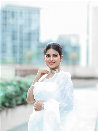 परी म्हणू की सुंदरा...! - Marathi News | परी म्हणू की सुंदरा...! | Latest Photos at Lokmat.com