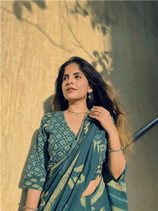 'म्हारी छोरी...'; अमृताने शेअर केलेल्या फोटोवर आईची भन्नाट कमेंट - Marathi News | 'म्हारी छोरी...'; अमृताने शेअर केलेल्या फोटोवर आईची भन्नाट कमेंट | Latest Photos at Lokmat.com