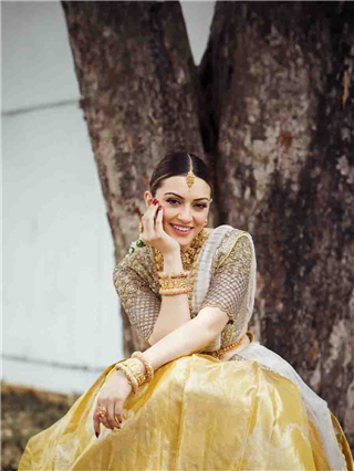 तुम हुस्न परी, तुम सबसे हसीन... - Marathi News | तुम हुस्न परी, तुम सबसे हसीन... | Latest Photos at Lokmat.com