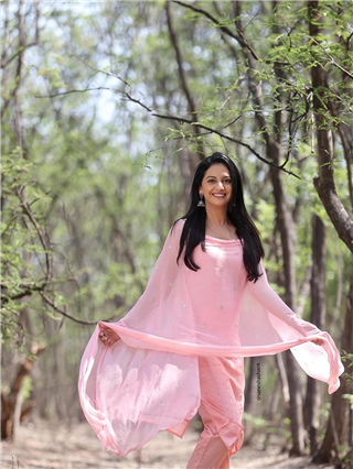 सुंदर अन् सोज्वळ... तेजश्री प्रधानच्या सौंदर्याची चाहत्यांना भुरळ - Marathi News | सुंदर अन् सोज्वळ... तेजश्री प्रधानच्या सौंदर्याची चाहत्यांना भुरळ | Latest Photos at Lokmat.com