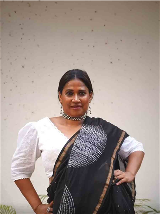 छाया कदमचा बॉसी लूक - Marathi News | छाया कदमचा बॉसी लूक | Latest Photos at Lokmat.com