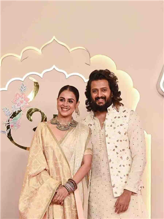 Anant-Radhika Wedding : रितेश-जिनिलीयाचा मराठमोळा स्वॅग! - Marathi News | Anant-Radhika Wedding : रितेश-जिनिलीयाचा मराठमोळा स्वॅग! | Latest Photos at Lokmat.com