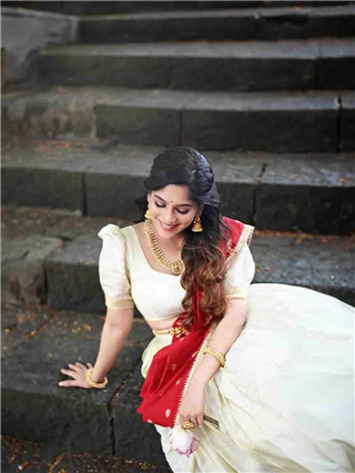 साऊथ अभिनेत्री नाही, ही तर आपली मराठमोळी समृद्धी! - Marathi News | साऊथ अभिनेत्री नाही, ही तर आपली मराठमोळी समृद्धी! | Latest Photos at Lokmat.com