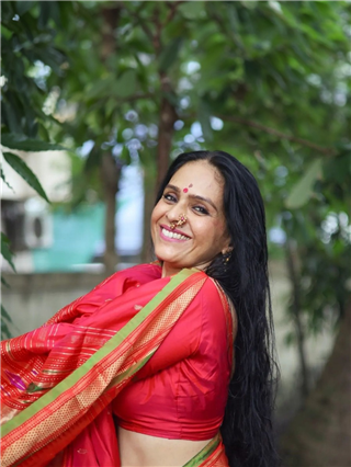 Aishwarya Narkar Photos: गुलाबी साडी आणि लाली लाल-लाल...! - Marathi News | Aishwarya Narkar Photos: गुलाबी साडी आणि लाली लाल-लाल...! | Latest Photos at Lokmat.com