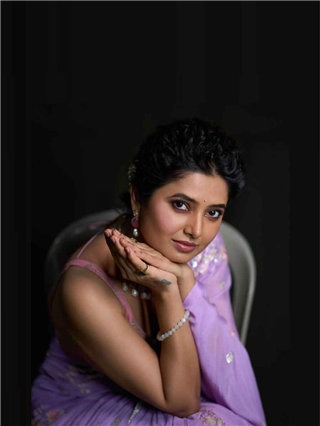 चौधवीं का चाँद! प्राजक्ताचं काळजाला भिडणारं सौंदर्य - Marathi News | चौधवीं का चाँद! प्राजक्ताचं काळजाला भिडणारं सौंदर्य | Latest Photos at Lokmat.com