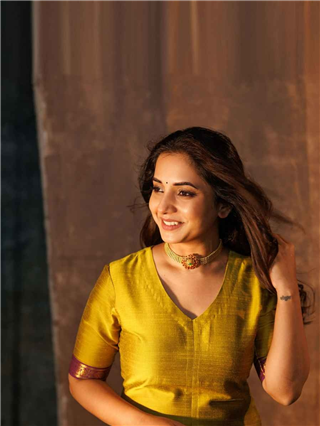 साज ह्यो तुझा...! सायलीचा घायाळ करणारा लूक - Marathi News | साज ह्यो तुझा...! सायलीचा घायाळ करणारा लूक | Latest Photos at Lokmat.com