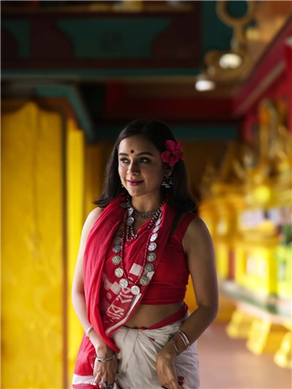 पर्ण पेठेचा 'विषय हार्ड'! अभिनेत्रीचे बंगाली लूकमधील फोटो चर्चेत - Marathi News | पर्ण पेठेचा 'विषय हार्ड'! अभिनेत्रीचे बंगाली लूकमधील फोटो चर्चेत | Latest Photos at Lokmat.com