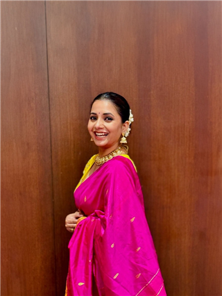 Sayali Sanjeev : गुलाबी साडी आणि लाली लाल लाल - Marathi News | Sayali Sanjeev : गुलाबी साडी आणि लाली लाल लाल | Latest Photos at Lokmat.com