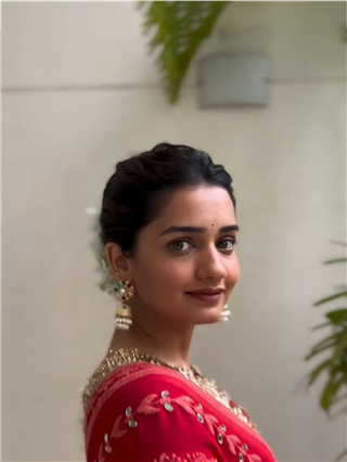 छान किती दिसते...फुलपाखरु! - Marathi News | छान किती दिसते...फुलपाखरु! | Latest Photos at Lokmat.com