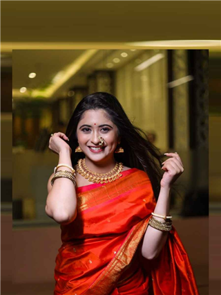 गालावर खळी डोळ्यात धुंदी! - Marathi News | गालावर खळी डोळ्यात धुंदी! | Latest Photos at Lokmat.com