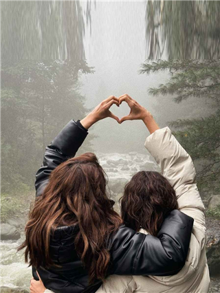 'या' बॉलिवूड अभिनेत्रींना ओळखलंत का? - Marathi News | 'या' बॉलिवूड अभिनेत्रींना ओळखलंत का? | Latest Photos at Lokmat.com