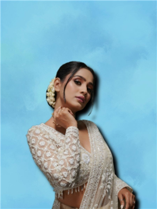 Divya Pugaonkar : रात बाकी.. बात बाकी…होना है जो हो जाने दो… - Marathi News | Divya Pugaonkar : रात बाकी.. बात बाकी…होना है जो हो जाने दो… | Latest Photos at Lokmat.com