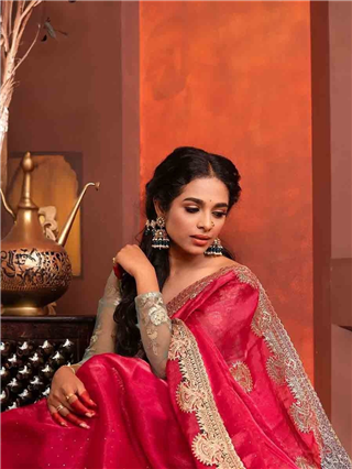 Amruta Dhongade : 'तेरी झुकीं नजर, तेरी हर अदा...' - Marathi News | Amruta Dhongade : 'तेरी झुकीं नजर, तेरी हर अदा...' | Latest Photos at Lokmat.com