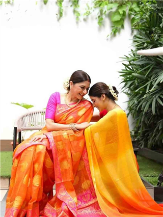 भाग्यश्री पटवर्धनच्या लेकीला पाहिलं का? ती देखील आहे अभिनेत्री - Marathi News | भाग्यश्री पटवर्धनच्या लेकीला पाहिलं का? ती देखील आहे अभिनेत्री | Latest Photos at Lokmat.com