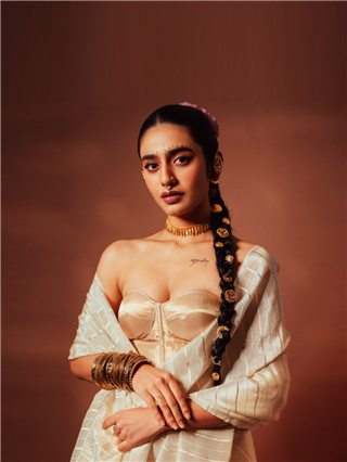 एक स्माईल अन् 'नॅशनल क्रश'... प्रिया वारियरचा ओनम स्पेशल लूक - Marathi News | एक स्माईल अन् 'नॅशनल क्रश'... प्रिया वारियरचा ओनम स्पेशल लूक | Latest Photos at Lokmat.com