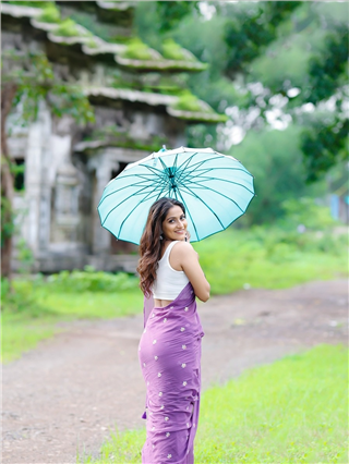 'रिमझिम गिरे सावन, सुलग सुलग जाए मन…' - Marathi News | 'रिमझिम गिरे सावन, सुलग सुलग जाए मन…' | Latest Photos at Lokmat.com