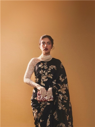 भूमीच्या फोटोंवरून हटणार नाही नजर! - Marathi News | भूमीच्या फोटोंवरून हटणार नाही नजर! | Latest Photos at Lokmat.com