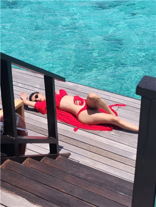 जलपरी हू मैं... 'या' अभिनेत्रीला ओळखलंत? - Marathi News | जलपरी हू मैं... 'या' अभिनेत्रीला ओळखलंत? | Latest Photos at Lokmat.com