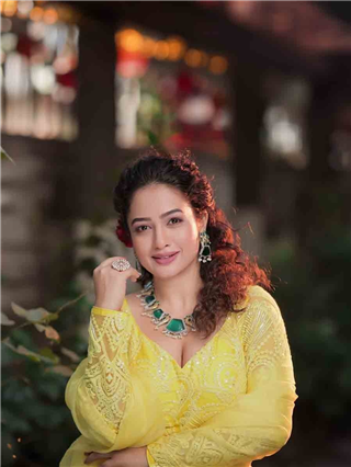 Girija Prabhu : सागराची गाज तू गालावर लाज तू...! - Marathi News | Girija Prabhu : सागराची गाज तू गालावर लाज तू...! | Latest Photos at Lokmat.com