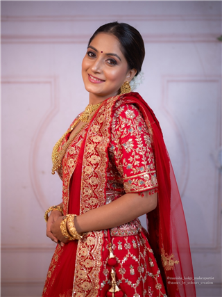 केसात गजरा, नाकात नथ! मराठी अभिनेत्रीचा साजश्रृंंगार - Marathi News | केसात गजरा, नाकात नथ! मराठी अभिनेत्रीचा साजश्रृंंगार | Latest Photos at Lokmat.com