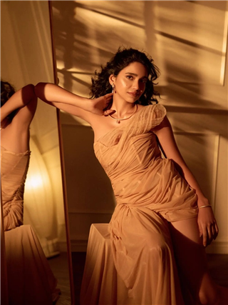 बोल्ड, बिनधास्त अन् ब्यूटिफूल भाग्यश्री लिमये - Marathi News | बोल्ड, बिनधास्त अन् ब्यूटिफूल भाग्यश्री लिमये | Latest Photos at Lokmat.com