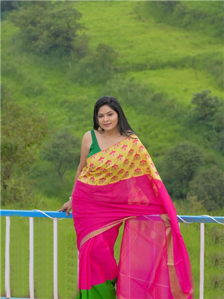 निसर्गाच्या सान्निध्यात खुललं श्वेता शिंदेचं सौंदर्य - Marathi News | निसर्गाच्या सान्निध्यात खुललं श्वेता शिंदेचं सौंदर्य | Latest Photos at Lokmat.com