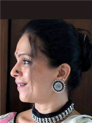 ऐश्वर्या नारकरांचे रुपेरी सौंदर्य - Marathi News | ऐश्वर्या नारकरांचे रुपेरी सौंदर्य | Latest Photos at Lokmat.com