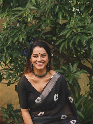 Sakshee Gandhi : दिसते चंद्राची कोर साजिरी! - Marathi News | Sakshee Gandhi : दिसते चंद्राची कोर साजिरी! | Latest Photos at Lokmat.com