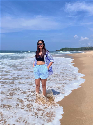 समुद्र किनारी अक्षय गुरवच्या ग्लॅमरस अदा - Marathi News | समुद्र किनारी अक्षय गुरवच्या ग्लॅमरस अदा | Latest Photos at Lokmat.com