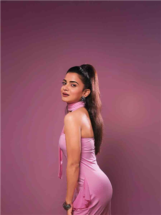 'मुरांबा'मधील रेवाच्या ग्लॅमरस अदा - Marathi News | 'मुरांबा'मधील रेवाच्या ग्लॅमरस अदा | Latest Photos at Lokmat.com