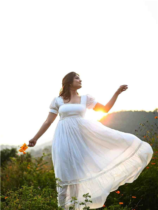 स्वप्नातली परी तू! - Marathi News | स्वप्नातली परी तू! | Latest Photos at Lokmat.com