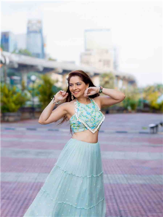 अप्सरेचा घायाळ अंदाज! - Marathi News | अप्सरेचा घायाळ अंदाज! | Latest Photos at Lokmat.com