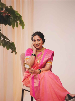 कपाळी चंद्रकोर अन् नाकात नथ; मधुराणीचा पारंपरिक लूक - Marathi News | कपाळी चंद्रकोर अन् नाकात नथ; मधुराणीचा पारंपरिक लूक | Latest Photos at Lokmat.com