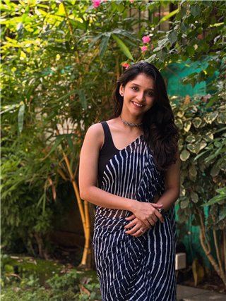 काळ्या साडीत बहरलं शिवानी सोनारचं सौंदर्य - Marathi News | काळ्या साडीत बहरलं शिवानी सोनारचं सौंदर्य | Latest Photos at Lokmat.com