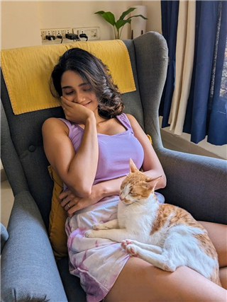 भाग्यश्री आणि तिचं मांजरींवरचं प्रेम - Marathi News | भाग्यश्री आणि तिचं मांजरींवरचं प्रेम | Latest Photos at Lokmat.com