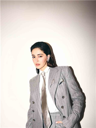 Ananya Pandayचा बॉसी लूक चर्चेत - Marathi News | Ananya Pandayचा बॉसी लूक चर्चेत | Latest Photos at Lokmat.com