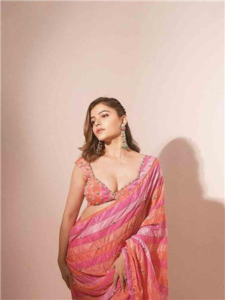 साडीत हॉट झाली टीव्हीची संस्कारी 'छोटी बहू' - Marathi News | साडीत हॉट झाली टीव्हीची संस्कारी 'छोटी बहू' | Latest Photos at Lokmat.com