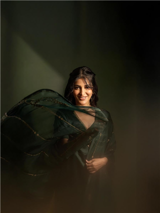 'ऑंखों में तेरी अजबसी अजबसी अदायें हैं...' - Marathi News | 'ऑंखों में तेरी अजबसी अजबसी अदायें हैं...' | Latest Photos at Lokmat.com