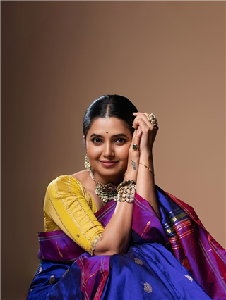 अशी मी मदनमंजिरी सुबक ठेंगणी लखलखते सुंदरी...! - Marathi News | अशी मी मदनमंजिरी सुबक ठेंगणी लखलखते सुंदरी...! | Latest Photos at Lokmat.com