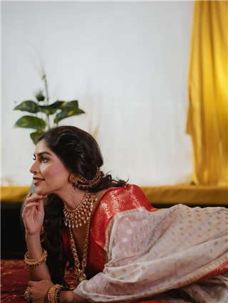 कोण आहे ही मराठीची बिब्बोजान? - Marathi News | कोण आहे ही मराठीची बिब्बोजान? | Latest Photos at Lokmat.com