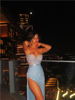 चमचम करता है ये नशीला बदन... - Marathi News | चमचम करता है ये नशीला बदन... | Latest Photos at Lokmat.com