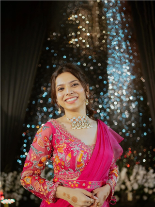 Anagha Atul : गुलाबी साडी आणि लाली लाल लाल... - Marathi News | Anagha Atul : गुलाबी साडी आणि लाली लाल लाल... | Latest Photos at Lokmat.com