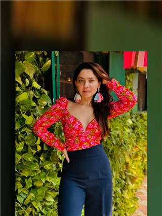 सोनाली कुलकर्णीची गोव्यात धमाल - Marathi News | सोनाली कुलकर्णीची गोव्यात धमाल | Latest Photos at Lokmat.com